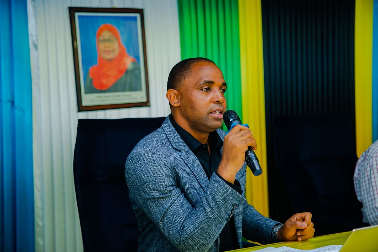 MKURUGENZI BAGAMOYO AFANYA KIKAO NA WATUMISHI.